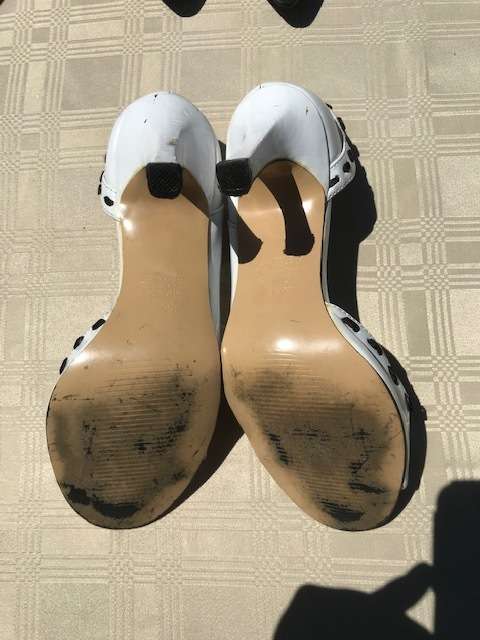 6 PAIRS OF USED LADIES SIZE 4 SHOES - GOOD CONDITION - DISCREET LISTING - LOT 2