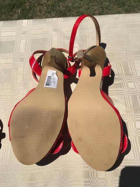 6 PAIRS OF USED LADIES SIZE 4 SHOES - GOOD CONDITION - DISCREET LISTING - LOT 2
