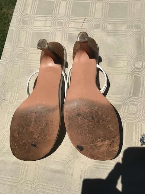 6 PAIRS OF USED LADIES SIZE 4 SHOES - GOOD CONDITION - DISCREET LISTING - LOT 3