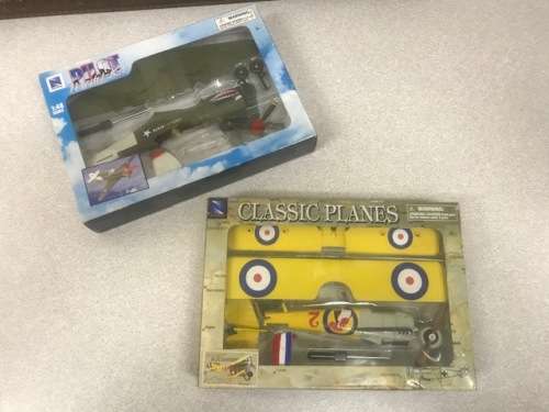 2 X AIRPLANE MODEL BUILDING KITS - COMPLETE AND BRAND NEW