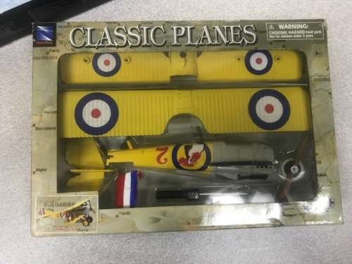 2 X AIRPLANE MODEL BUILDING KITS - COMPLETE AND BRAND NEW
