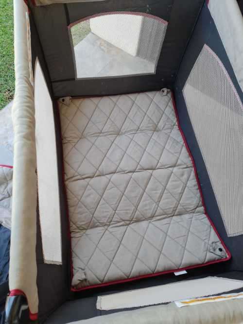 Chicco Lullaby Playard - used but in great condition