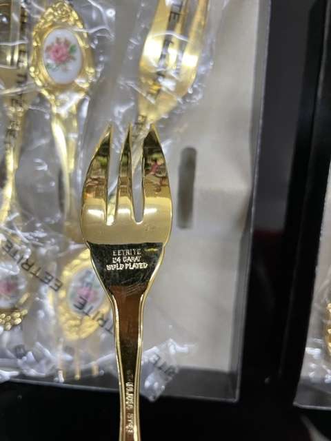 2 SETS OF EETRITE 24CT GOLD PLATED ROYAL ALBERT MOSS ROSE CUTLERY - BRAND NEW