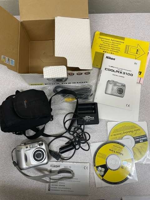 NIKON COOLPIX 3100 DIGITAL CAMERA IN GOOD WORKING CONDITION WITH ACCESSORIES