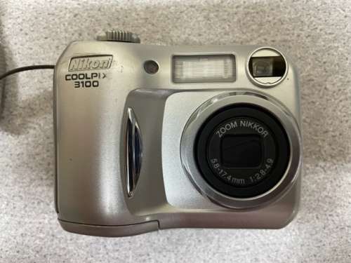 NIKON COOLPIX 3100 DIGITAL CAMERA IN GOOD WORKING CONDITION WITH ACCESSORIES
