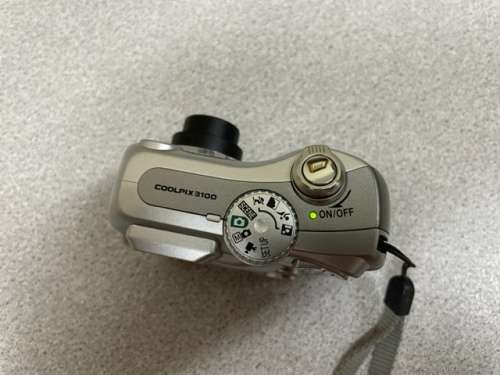 NIKON COOLPIX 3100 DIGITAL CAMERA IN GOOD WORKING CONDITION WITH ACCESSORIES