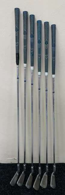 SET OF 6 MANTA PROFESSIONAL GOLF CLUBS