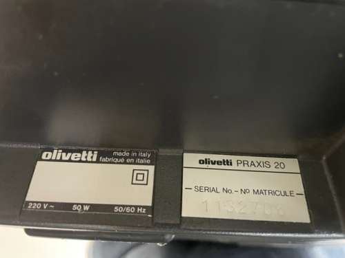 OLIVETTI PRAXIS 20 TYPEWRITER - GOOD WORKING CONDITION