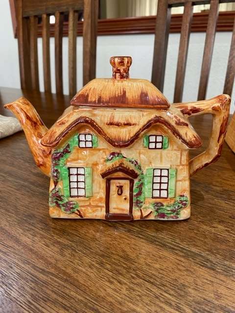***SUPER VINTAGE & RARE***   EXTENSIVE 28 PIECE WESTMINSTER HANLEY STAFFS COTTAGE WARE SET