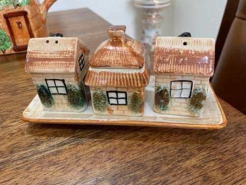 ***SUPER VINTAGE & RARE***   EXTENSIVE 28 PIECE WESTMINSTER HANLEY STAFFS COTTAGE WARE SET