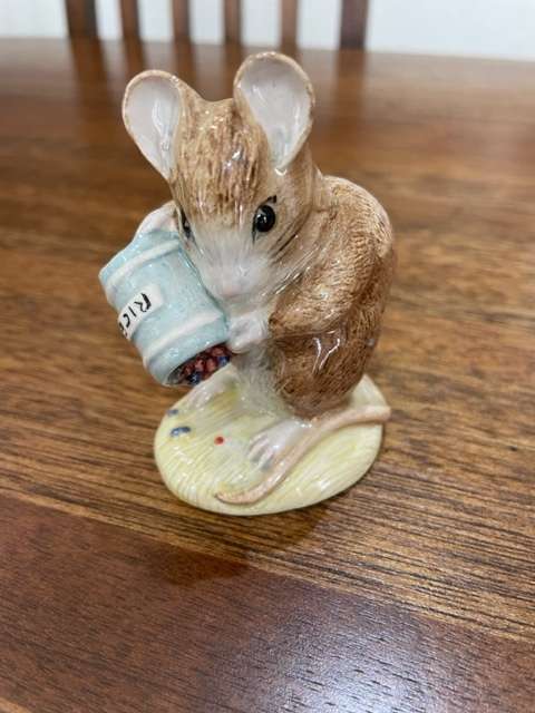 *RARE* ROYAL ALBERT BEATRIX POTTER - HUNCA MUNCA SPILLS THE BEADS FIGURINE