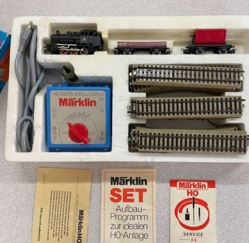 MARKLIN TRAIN SET HO S-2930 ***LIKE NEW - DO NOT MISS THIS***