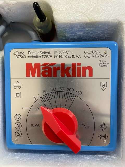 MARKLIN TRAIN SET HO S-2930 ***LIKE NEW - DO NOT MISS THIS***