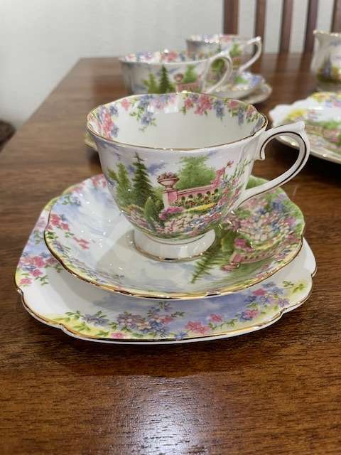 RARE, 21 piece Royal Albert Kentish Rockery set in original box