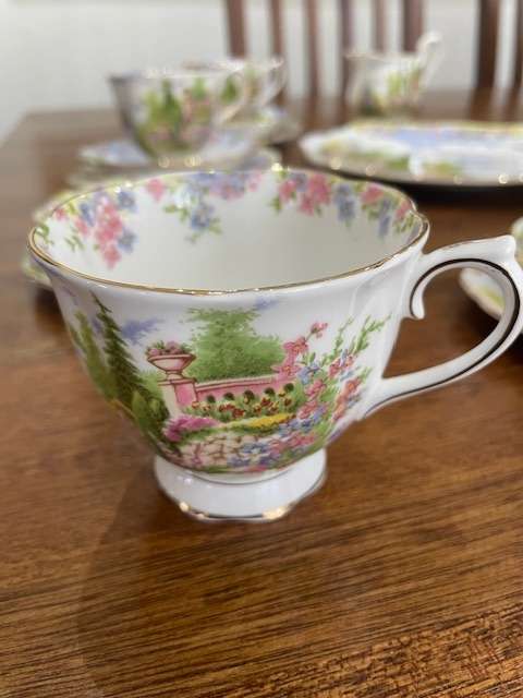 RARE, 21 piece Royal Albert Kentish Rockery set in original box