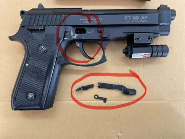 GUERRILLA POLICE Co2 pistol with laser sight - *needs repair*