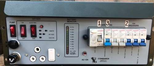 Conqueror Compact or Comfort trailer power pack, battery charger.