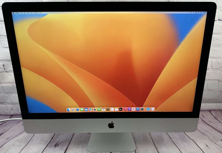 Apple iMac 27-inch 4.2GHz Quad-Core i7. 2017. (5K Retina, 16GB RAM, 1TB Fusion, Silver)