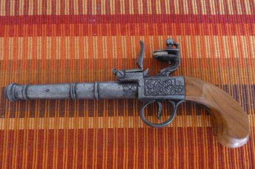 Flintlock "Wall hanger" gun