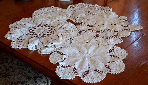 6 crochet doilies