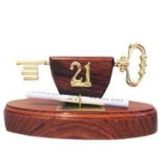Gift - Gold 21 Key Stand