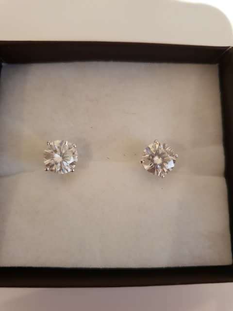 1.50 Carats natural diamond earrings. Stud type 14k Solid White Gold Studs. Colour H Clarity VS2