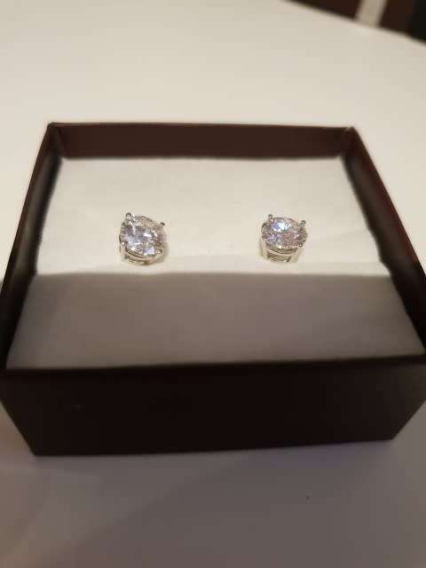 1.50 Carats natural diamond earrings. Stud type 14k Solid White Gold Studs. Colour H Clarity VS2