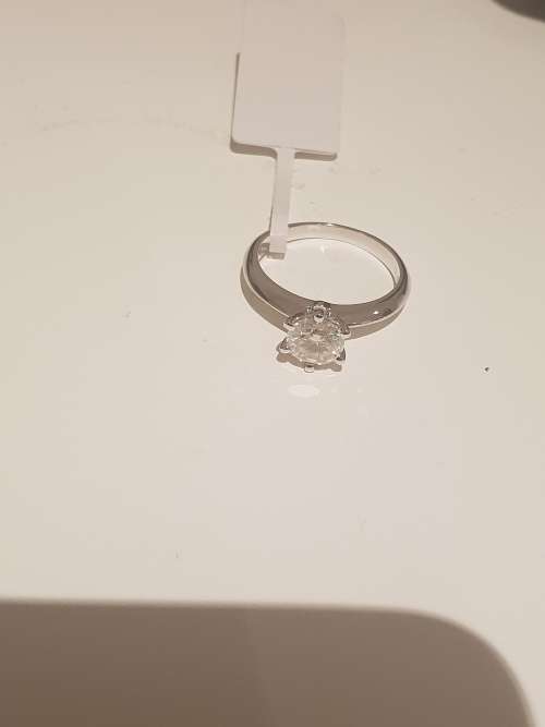 1.00 Carats natural diamond Solitaire Engagement Wedding Ring. Colour H Clarity VS2