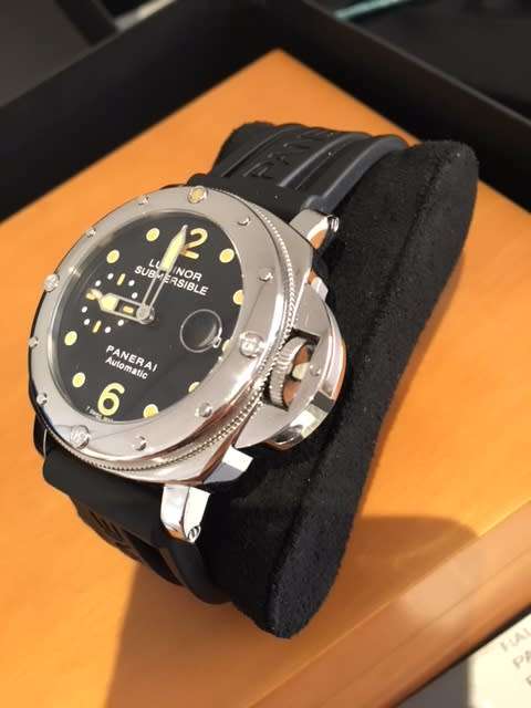 **WOW** RARE** MINT Panerai Luminor Submersible PAN24C - Extremely Rare, Just been serviced polished