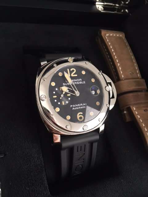 **WOW** RARE** MINT Panerai Luminor Submersible PAN24C - Extremely Rare, Just been serviced polished