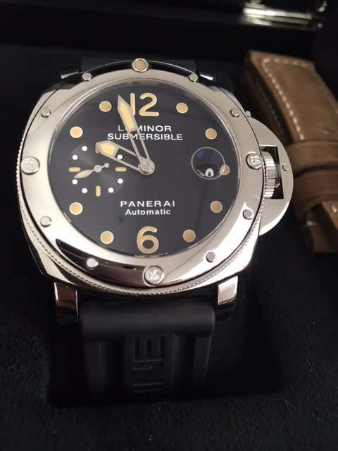 **WOW** RARE** MINT Panerai Luminor Submersible PAN24C - Extremely Rare, Just been serviced polished