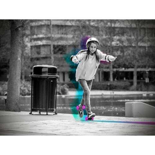 FLASHING ROLLER SKATES
