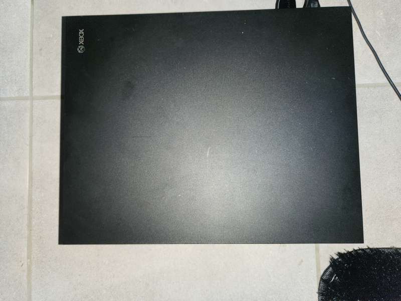 Xbox One X - 1TB