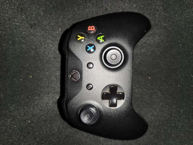 Xbox One X - 1TB