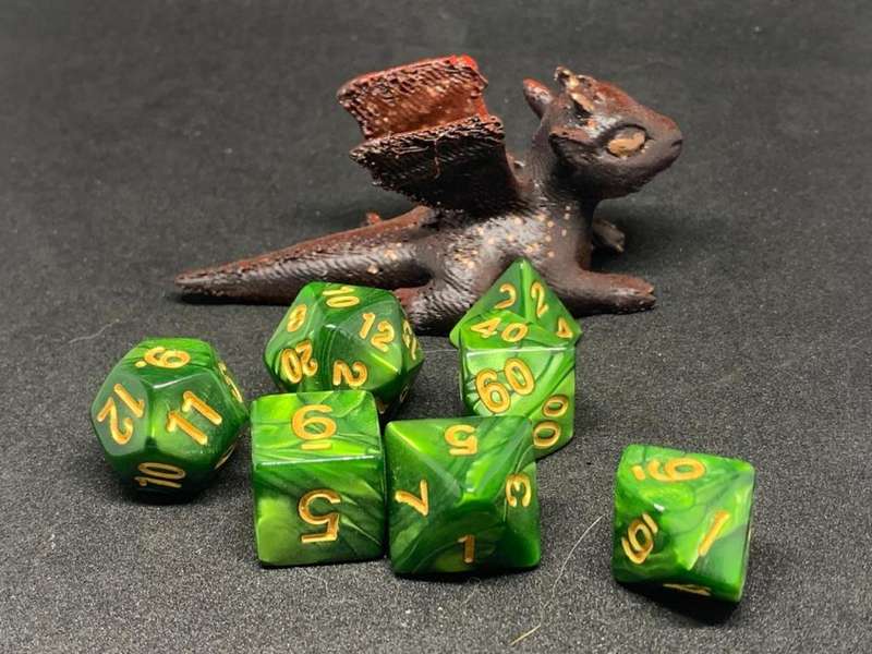 Dungeons & Dragons Dice set and Dice Guardian