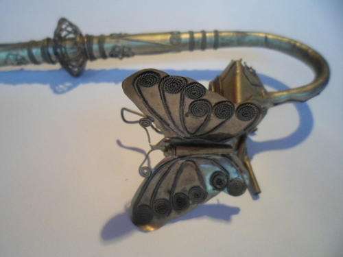 INTRICATE AND ATTRACTIVE BUTTERFLY PIPE