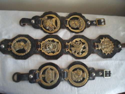 THREE HORSE BRASS STRAPS