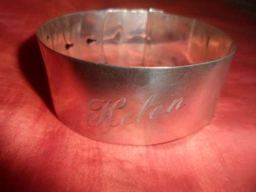 SILVER KEYHOLE BANGLE
