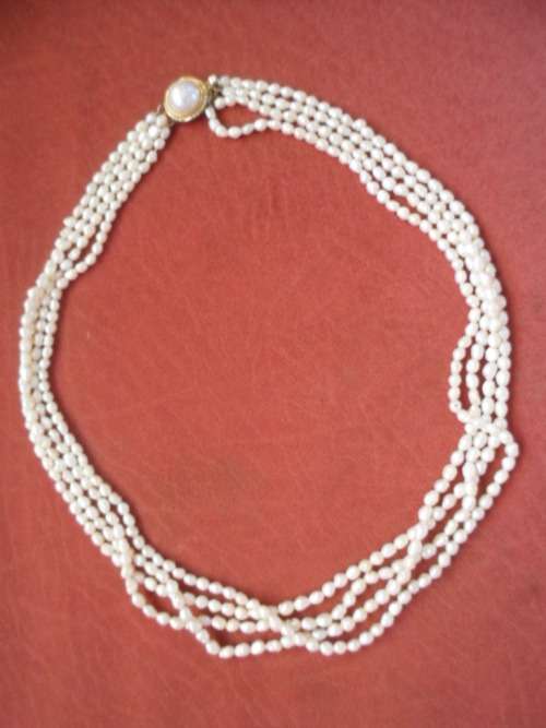 LOVELY FOUR STRAND SEED PEARL NECKLACE