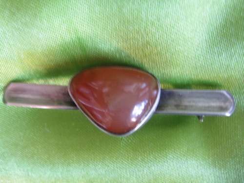 EDCO SILVER AND AGATE BROOCH