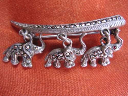 VINTAGE RARE ELEPHANT BROOCH