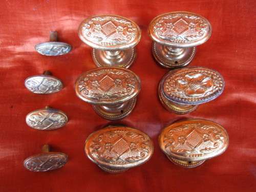 10 DECORATIVE ORMOLU METAL HANDLES