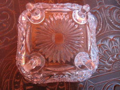 SQUARE CRYSTAL BOWL ON FEET
