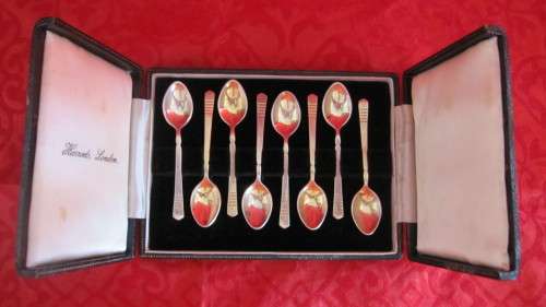 BOXED SET OF 8 SILVER DEMITASSE TEASPOONS