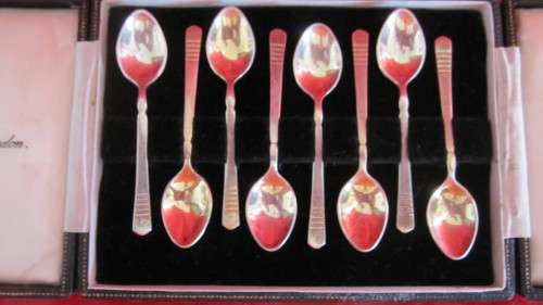 BOXED SET OF 8 SILVER DEMITASSE TEASPOONS
