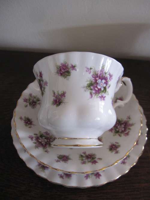 6 ROYAL ALBERT SWEET VIOLETS TRIOS. ONE BROKEN SAUCER