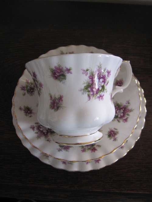 6 ROYAL ALBERT SWEET VIOLETS TRIOS. ONE BROKEN SAUCER