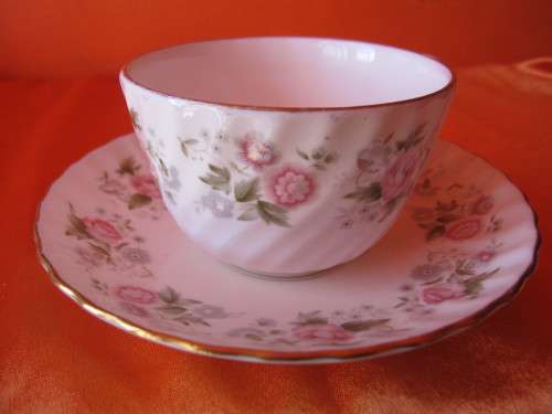 6 MINTON SPRING BOQUET TEACUPS AND SAUCERS