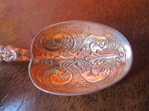 A BOXED SET OF 6 SILVER-GILT ANOINTING SPOONS