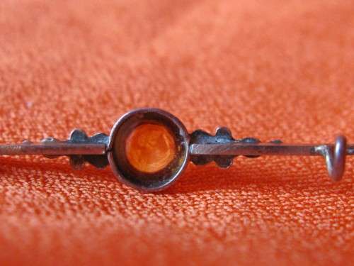 SMALL DAINTY SILVER AND AMBER BROOCH